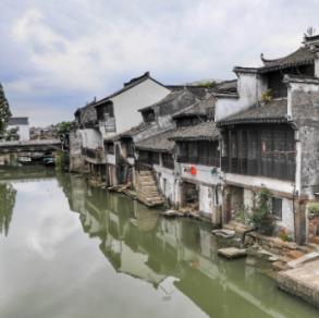 小镇惊魂